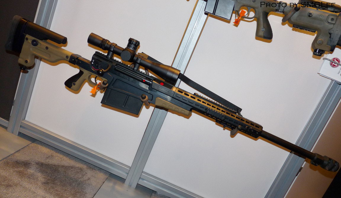 SHOT SHOW 2011 上 展 出 的.50 口 径 的 AX 50.