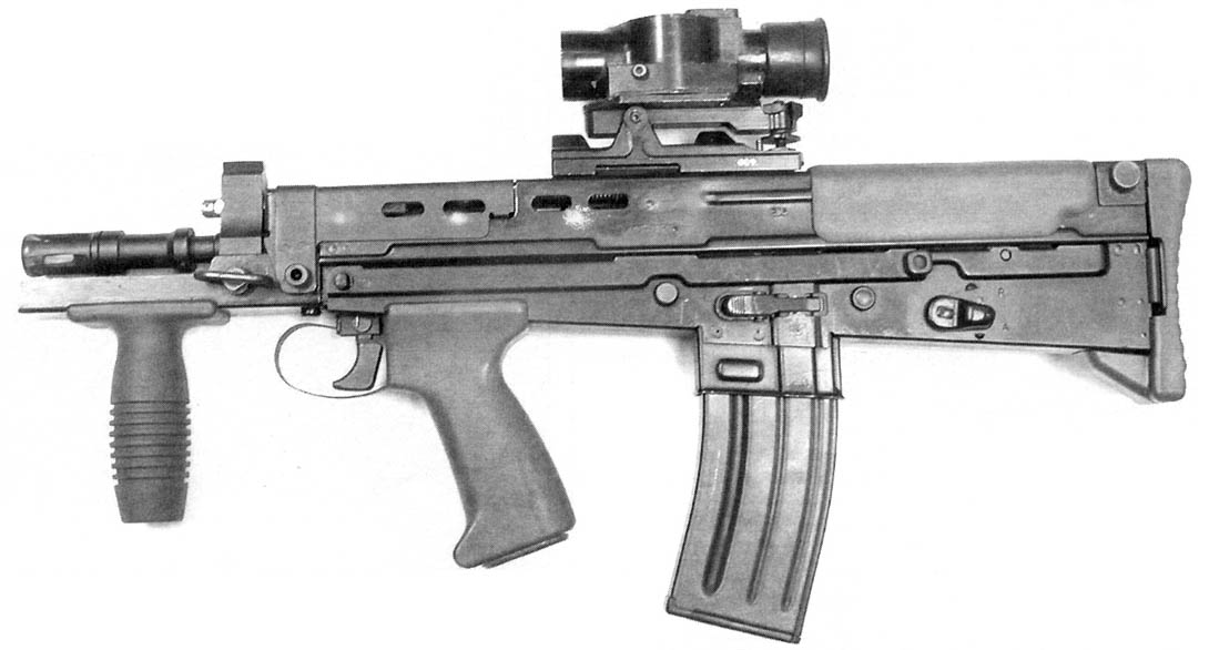 L22A1 卡 宾 枪 是 最 短 的 SA80 型 号.由 于 枪 管 太 短.连 护 木 都 省 掉 了.只 通 过 一... 