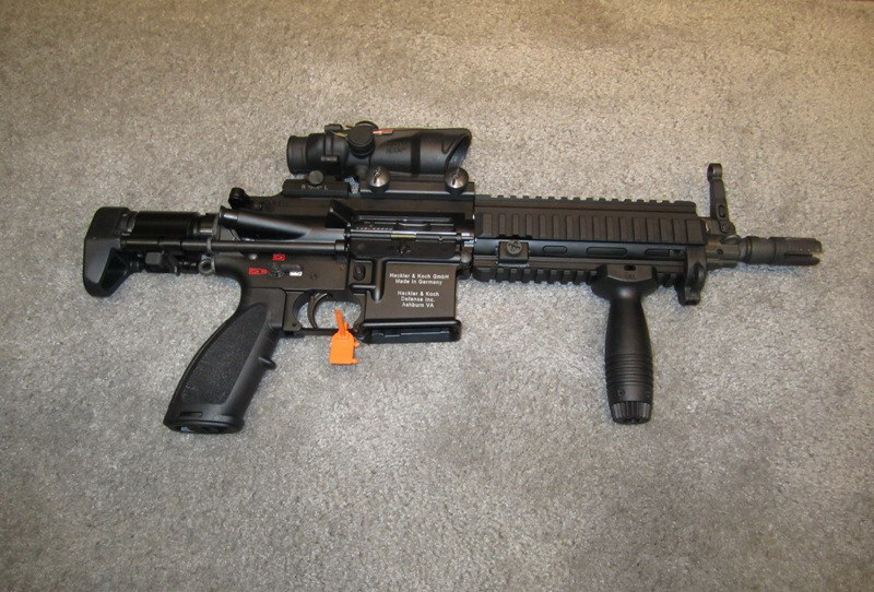 SHOT SHOW 2011 上 展 出 的 HK416C.
