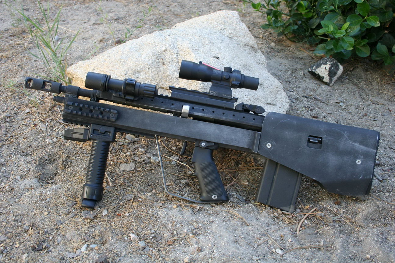 这 种 名 为 Bulldog762(不 是 bullpup)的 无 托 结 构 M14 是 由 短 步 枪 枪 托 系 统 公 司(Short......